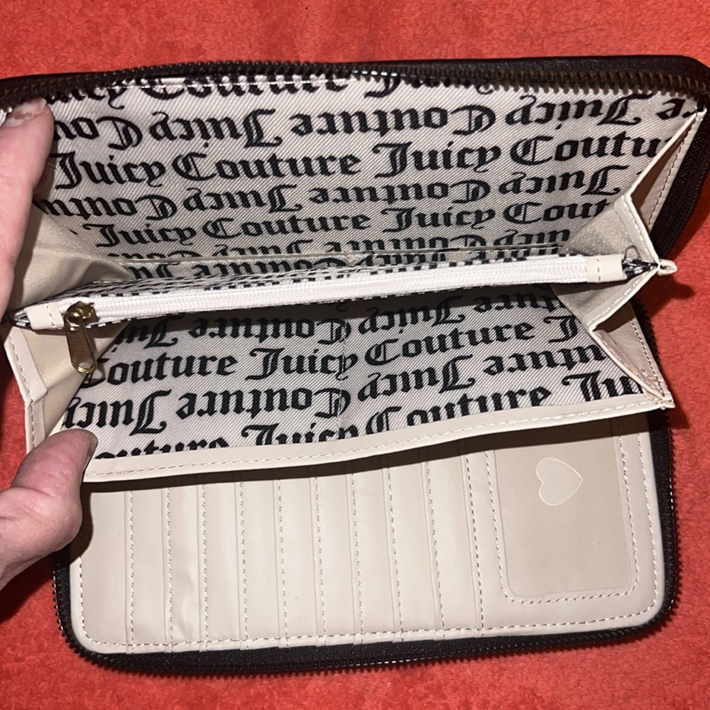 Juicy Couture Black Wallet/Wristlet with Gold Chain NWOT - Picture 4 of 4